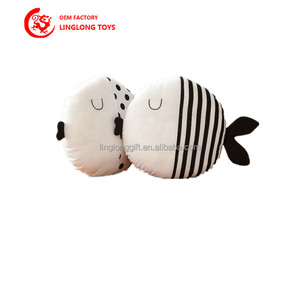 <span class=keywords><strong>ห</strong></span>มอน<span class=keywords><strong>ปลา</strong></span><span class=keywords><strong>ห</strong></span>ลากสีสำหรับตกแต่งห้องของเล่นตุ๊กตาผ้าพลัฌสำหรับเด็กลาย<span class=keywords><strong>จุด</strong></span>จูบปลาหลากสีทำจากผ้าฝ้าย PP - Product Image 1