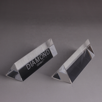 En gros Gravé Triangle Prisme En Cristal Presse-papiers Clair Prisme Triangulaire En Verre Optique À Vendre