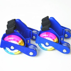 Patins à roulettes réglables et clignotants pour enfants - Product Image 2