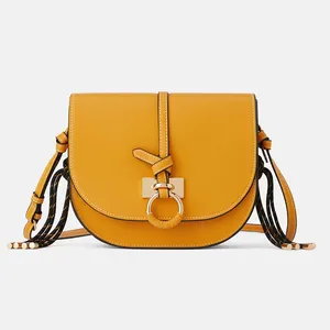 Sıcak satış yarım ay şekilli askılı çanta guangzhou toptan moda high end PU deri kadın crossbody çanta