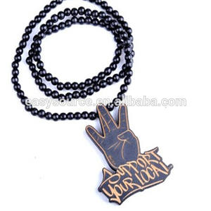 Nyc hip hop personnalisée. pli. ocean's doigts gestes bon bois collier - Product Image 1