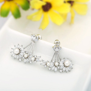 LUOTEEMI Wholesale Women Classic Rhodium Plated White Pearl CZ Crystal Flower Double Sided Jackets <strong>Ear</strong> <strong>Cuff</strong> <strong>Earrings</strong> - Product Image 4