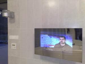 Téléviseur de salle de bain étanche avec effet miroir - Product Image 3