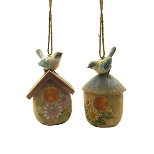 Encargo al por mayor polyresin poco acción colgante resina birdhouse - Product Image 1