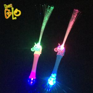 Venta al por mayor personalizable LED concierto intermitente Stick Light-Up fibra unicornio varitas para fiestas para niños escuelas fiesta varita mágica - Product Image 2