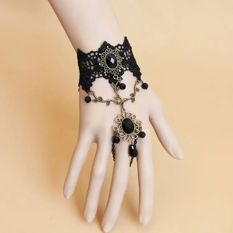 อัญมณีสีดำสร้อยข้อมือลูกไม้ Gothic รูป Palace Retro กำไลข้อมือผู้หญิง