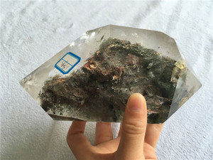 Cristaux de <span class=keywords><strong>quartz</strong></span> <span class=keywords><strong>chlorite</strong></span> <span class=keywords><strong>vert</strong></span> naturel bon marché, à double pointe, pointes de cristal brutes pour présentoir de vente - Product Image 1