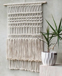 Tapiz colgante de pared de macramé de algodón orgánico 100% hecho a mano y tejido a mano pieza decorativa única y elegante - Product Image 6