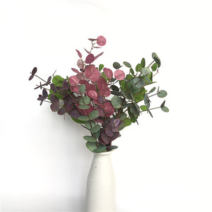 Guirlande d'<span class=keywords><strong>eucalyptus</strong></span> artificielle personnalisée de différentes tailles plantes en plastique feuilles vrai toucher branches artificielles d'<span class=keywords><strong>eucalyptus</strong></span> pour la décoration - Product Image 2