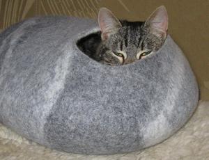 Grotte de chat en feutre chaud et écologique en peluche d'intérieur - Product Image 3