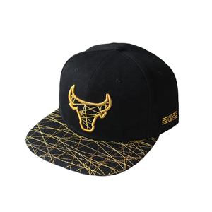 Casquettes à bec plat avec broderie dorée de qualité supérieure, OEM - Product Image 1