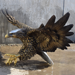 Statue d'aigle chauve en bronze de haute qualité, décoration de jardin et de parc, sculpture en bronze d'aigle royal doré - Product Image 3