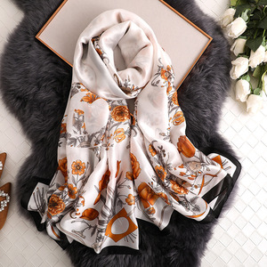 ผ้าพันคอผ้าไหมแท้พิมพ์ฉลากตามสั่งผ้าพันคอแบรนด์ยุโรปแฟชั่นการออกแบบล่าสุด - Product Image 4