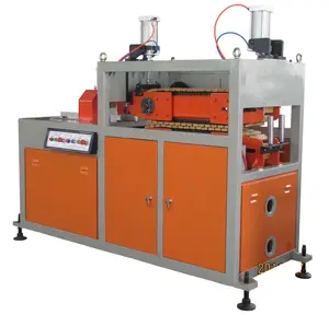 Machine d'extrusion de bois et plastique, machine d'extrusion de bois et plastique