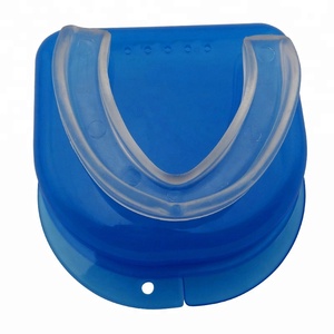 Paradenti Protettivo per Calcio con Protezione per il Vassoio - Product Image 3