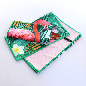 Serviette <span class=keywords><strong>de</strong></span> <span class=keywords><strong>plage</strong></span> double face en microfibre gaufrée Tesalate imprimée - Product Image 5