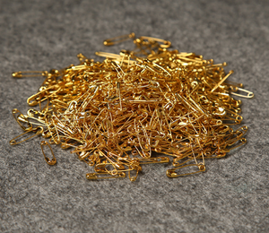 Les <span class=keywords><strong>épingle</strong></span>s de sûreté dorées de <span class=keywords><strong>petite</strong></span> taille de bonne qualité - Product Image 6