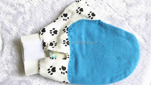 Guante de tela con forma de pata estampada mascota perro gato Animal cachorro aseo peine de masaje con masajeador TPR suave - Product Image 3