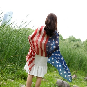 カスタム古い栄光印刷されたVoileアメリカの旗スカーフ無限長方形米国の旗印刷女性ラップショール - Product Image 1