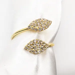 Укомплектованный кристалл особенность дешевые простые стильные кольца для салфеток для свадьбы