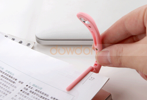 Lampe de lecture LED avec pince et Mini boutons poussoirs, disponible en 5 couleurs, idéale pour la lecture - Product Image 2