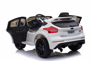 Coche eléctrico con control remoto para niños, vehículo eléctrico con licencia Focus RS, conexión inalámbrica - Product Image 2