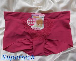 Ropa Interior Femenina Cómoda de Encaje de Nailon Hecha en Taiwán - Product Image 3