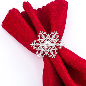 Flocon de neige strass rond de serviette pour le mariage avec Perle - Product Image 4