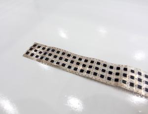 <span class=keywords><strong>UHF</strong></span> <span class=keywords><strong>RFID</strong></span> 태그 칩 <span class=keywords><strong>RFID</strong></span> 새로운 디자인 860-960MHz <span class=keywords><strong>Uhf</strong></span> <span class=keywords><strong>RFID</strong></span> 인레이 다목적 사용자 정의 칩 - Product Image 3