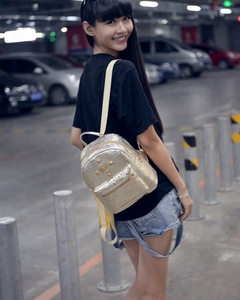 <span class=keywords><strong>Zaino</strong></span> <span class=keywords><strong>Femminile</strong></span> alla Moda in Stile Coreano con Ornamenti a Borchie in Vendita - Product Image 6