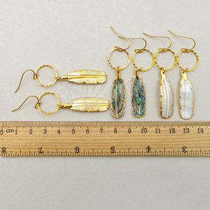 WT-E375 WKT al por mayor venta al por mayor nuevo estilo de moda de concha de abulón pendientes de la pluma en forma de pendientes - Product Image 6
