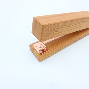 ที่เย็บกระดาษโลหะไม้ <span class=keywords><strong>Ethicon</strong></span>,เครื่องเขียนสำนักงานเครื่องผูกพันอุปกรณ์สำนักงานและโรงเรียนหนังสืออุปกรณ์คอมพิวเตอร์ตั้งโต๊ะอุปกรณ์เสริมกระดาษ - Product Image 2