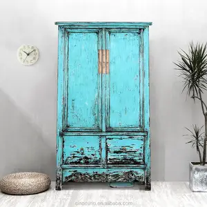 Armoire Vintage en bois massif vieilli fait à la main