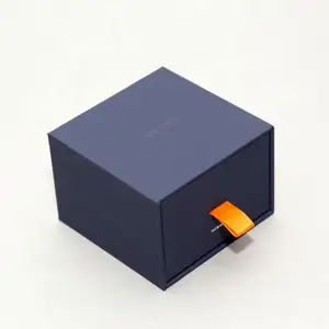 Yaratıcı tasarım şerit kolu çekmece tarzı plastik Insert hediye karton lüks parfüm kutusu ambalaj