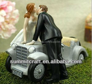 weddingstar beso <span class=keywords><strong>de</strong></span> un coche por encima <span class=keywords><strong>de</strong></span> la <span class=keywords><strong>novia</strong></span> y el novio pareja estatuilla para torta - Product Image 1