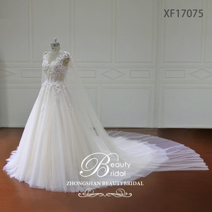 Offre Spéciale plus récent design voir si corsage robe de mariée princesse avec belle dentelle de fleurs 3D et Cape amovible sur l'épaule - Product Image 2