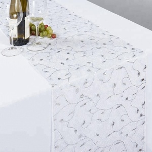 <span class=keywords><strong>Chemin</strong></span> <span class=keywords><strong>de</strong></span> <span class=keywords><strong>table</strong></span> en <span class=keywords><strong>organza</strong></span> brodé <span class=keywords><strong>de</strong></span> fleurs, <span class=keywords><strong>chemin</strong></span> <span class=keywords><strong>de</strong></span> <span class=keywords><strong>table</strong></span> <span class=keywords><strong>de</strong></span> mariage - Product Image 2