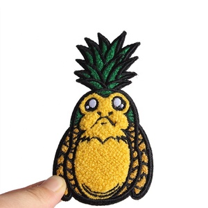 Iron on Custom 3D Cartoon Dier Fruit Ananas Logo Geborduurde Chenille <span class=keywords><strong>Patches</strong></span> voor Kleding - Product Image 3