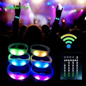2023 Personalized Custom Silicone Flashing Radio Controlled LED Wristband Remote Controlled LED Bracelet
