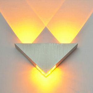 Lámpara <span class=keywords><strong>de</strong></span> <span class=keywords><strong>Pared</strong></span> LED Moderna Triangular <span class=keywords><strong>de</strong></span> 3W para Interiores, <span class=keywords><strong>de</strong></span> Aluminio, para Decoración <span class=keywords><strong>de</strong></span> Hogar, Hotel o Restaurante - Product Image 1