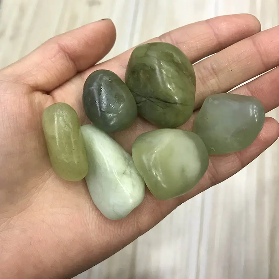 20-30mm doğal 100% yeşim eskitme XIUYAN Jade taş kristal çin