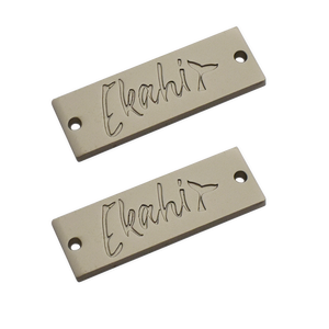 Etichette in Metallo Opaco Argento per Abbigliamento, Personalizzabili con Nome e Logo Inciso, per Vestiti / Magliette - Product Image 2
