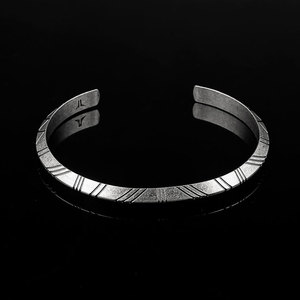 Brazalete abierto de acero inoxidable con espiral grabado Simple a la moda para hombre y mujer - Product Image 3