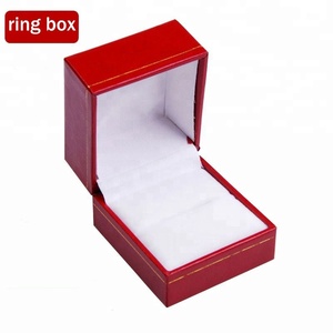 Yiwu фабрика, упаковка ювелирных изделий из кожзаменителя, красный цвет, коробка для колец, кожаная Подарочная коробка для ювелирных изделий - Product Image 3