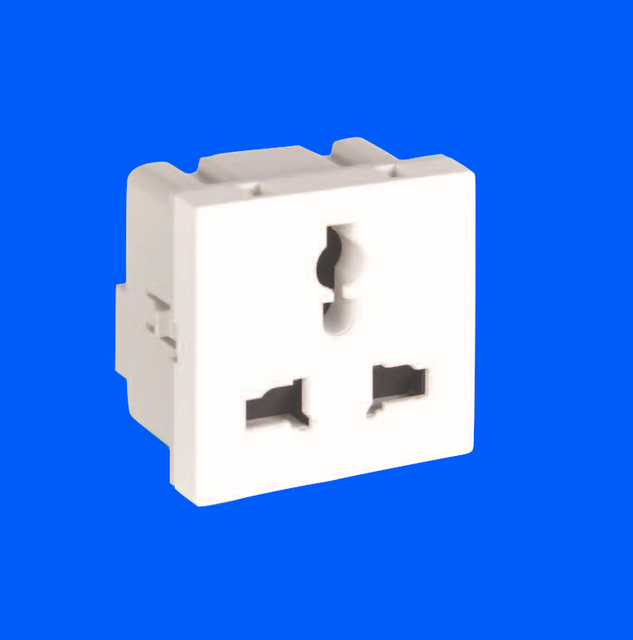 Universal Socket