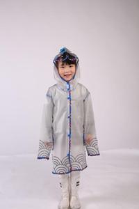 Chubasquero de moda para bebé <span class=keywords><strong>impermeable</strong></span> para chico lindo 3D semitransparente Dragon Robe Light Poncho niños capa de lluvia para niños y niñas - Product Image 6