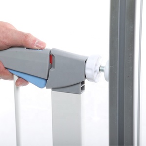 Barrera Puerta de seguridad para bebés para marco de puerta Puerta DE SEGURIDAD retráctil de metal ajustable para bebés Valla DE SEGURIDAD Escaleras Puerta para bebés o mascotas - Product Image 5
