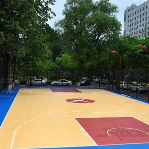 Lapangan Basket Dalam Ruangan Memakai Lantai Olahraga Maple