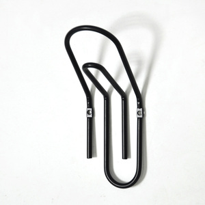 Crochet porte-clés simple en forme de trombone mural noir - Product Image 1