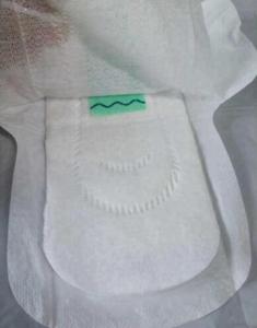 Prix d'usine en gros par tonnes serviettes hygiéniques de qualité Anion B à haute absorption - Product Image 5